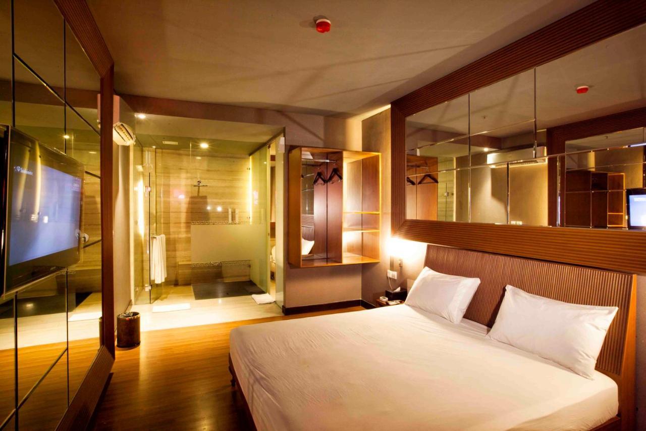 108 Hotel By Him Jakarta Bagian luar foto